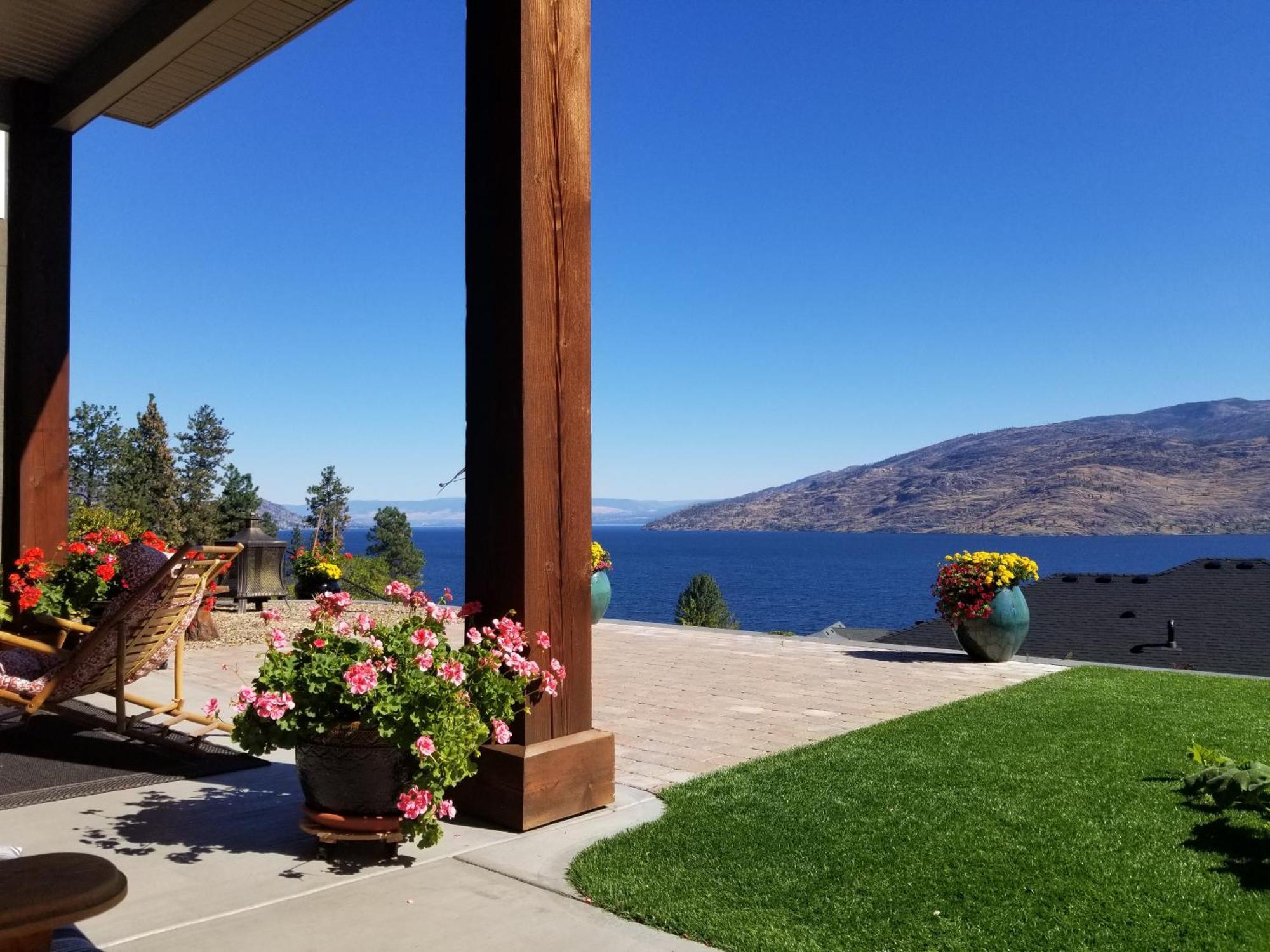 A Taste Of Mexico In The Heart Of Wine Country. Apartment Peachland Bagian luar foto