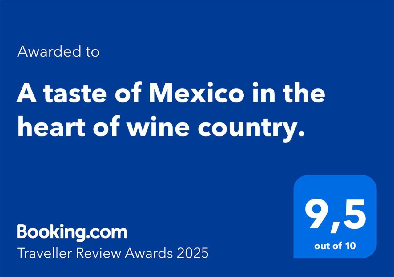 A Taste Of Mexico In The Heart Of Wine Country. Apartment Peachland Bagian luar foto